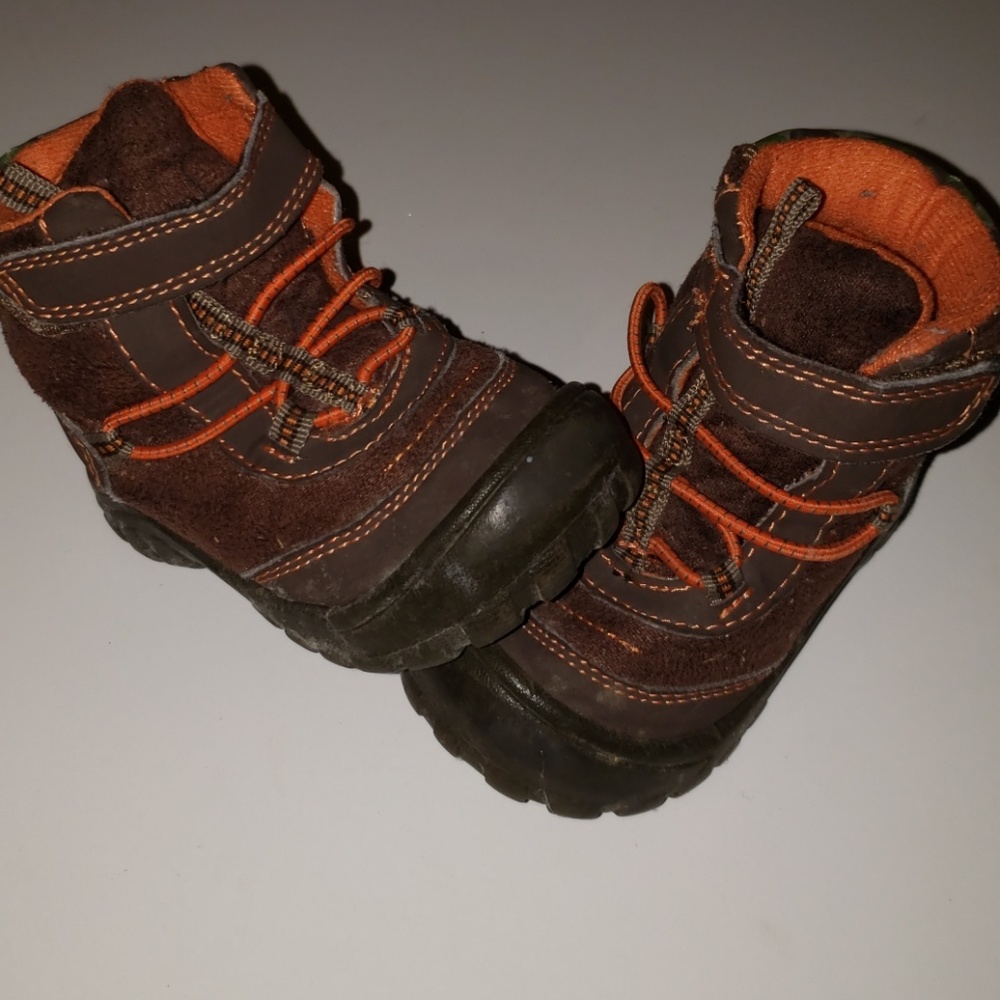 Kids OshKosh boots